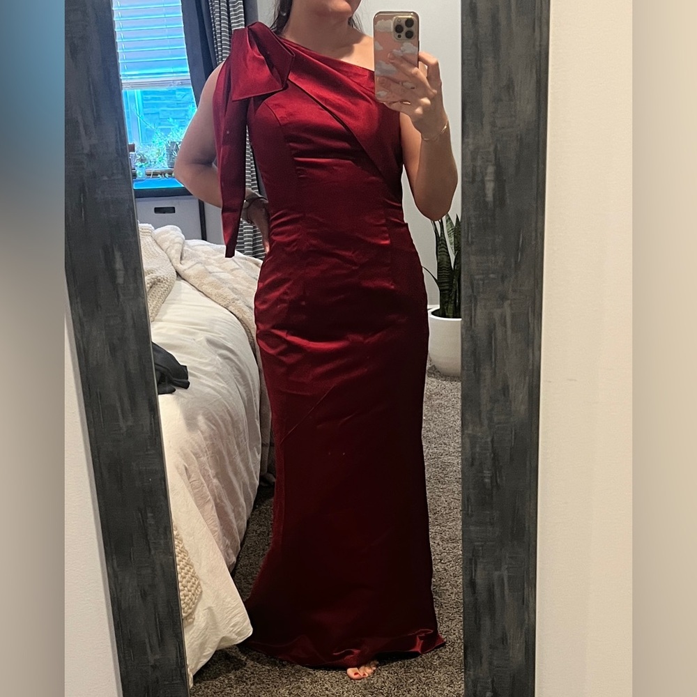Elegant Burgundy Evening Gown